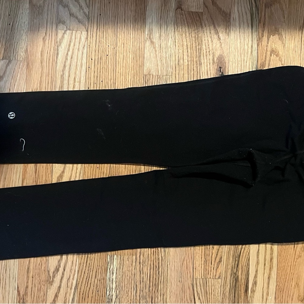 Lululemon leggings. High wasted with straps for adjusting